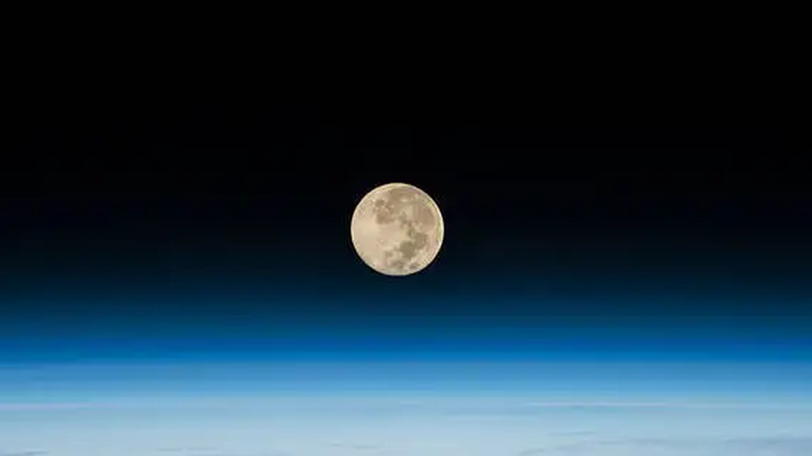 Strawberry moon, meteors and a mini planet parade. Here’s when to look up in WA