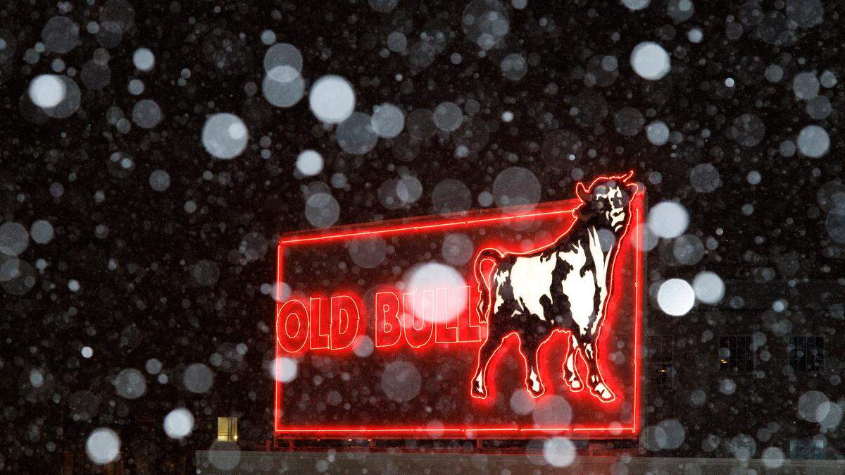 Snow falls in downtown Durham, N.C. on Tuesday, Jan. 21, 2025. 