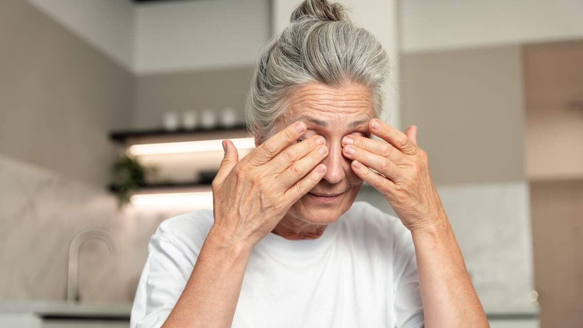 Trockene Augen in den Wechseljahren betreffen mehr als 50 % der Frauen: ...