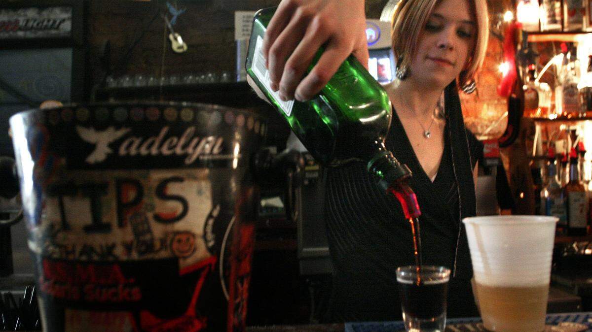 Kim Hoover pours drinks at the Berkeley in 2008. The iconic cafe will relocate from Martin Street to Dawson Street early in 2024.