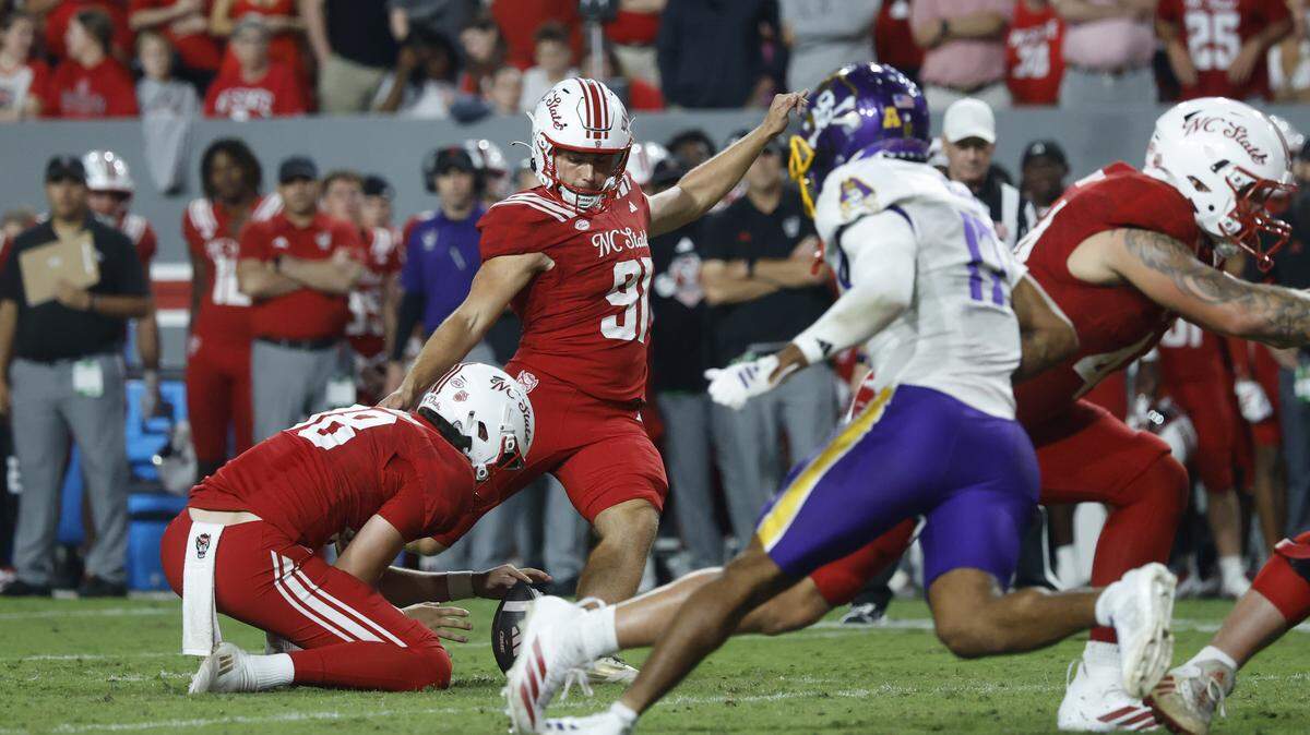 N.C. State’s Nick Konieczynski (91) attempts a 46-yard field goal during the second half of N.C. State’s 24-17 victory over ECU at Carter-Finley Stadium in Raleigh, N.C., Thursday, August 28, 2025. The kick was no good.
