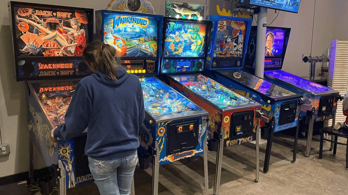 Super Rad Retro Lounge, a new arcade bar in downtown Raleigh, will have pinball machines, classic arcade games and air hockey.