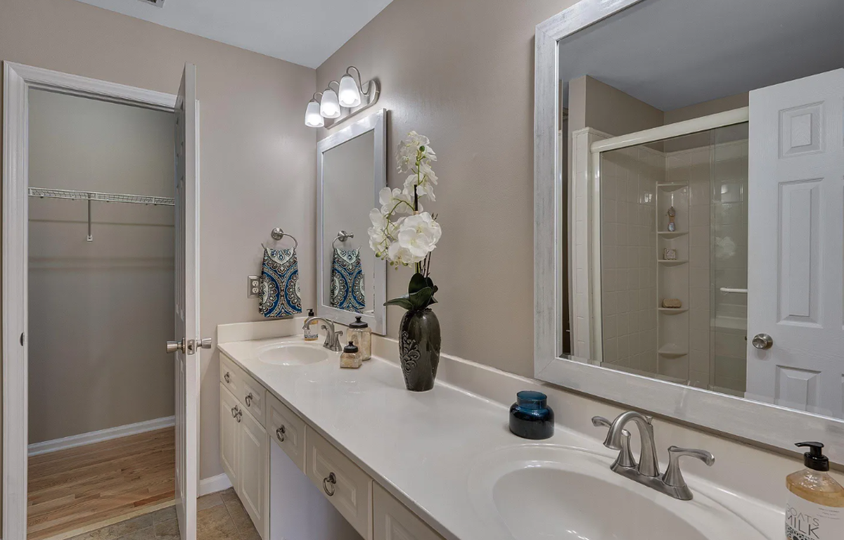 3 Lake Hill Dr, Durham, 27713