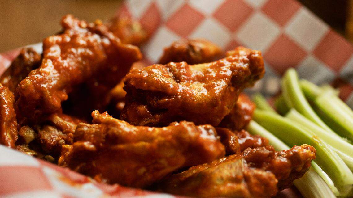 Here are the best sports bars in the Triangle for watching the big games