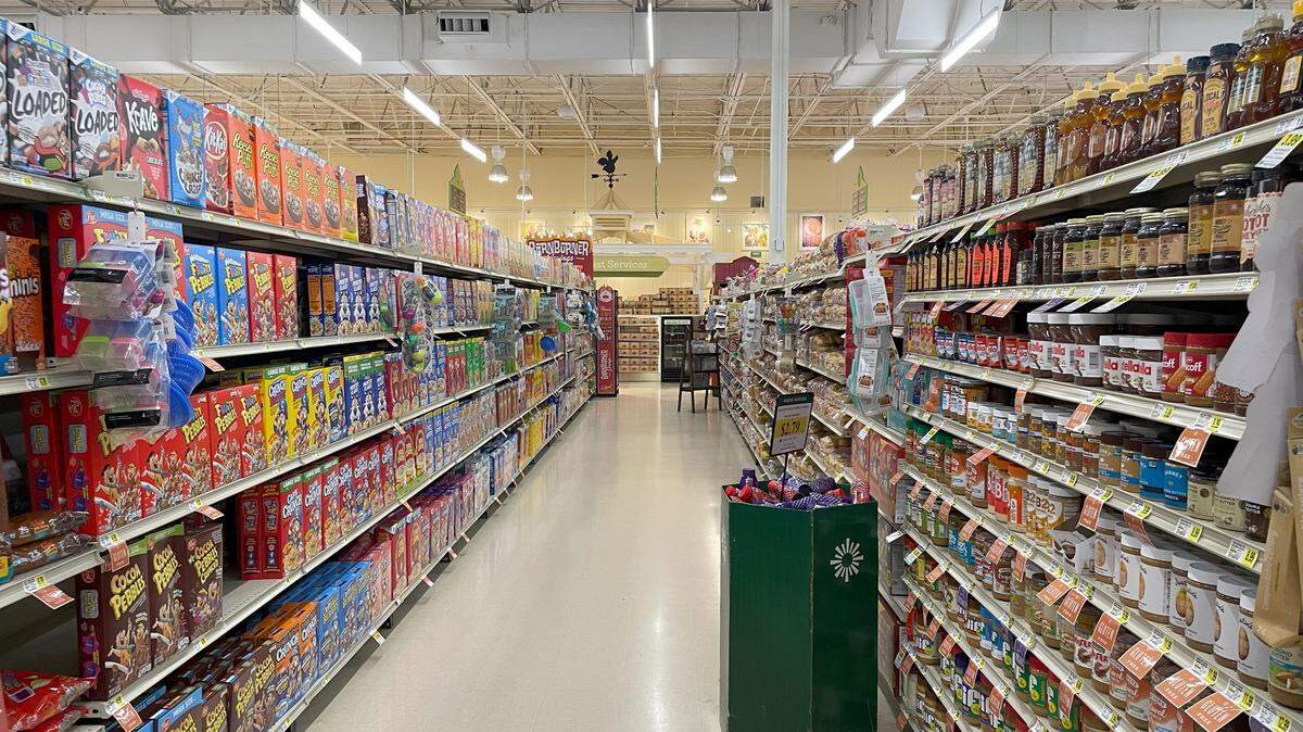 These NC grocery stores charge fees to get cash back at the register (& these don’t)