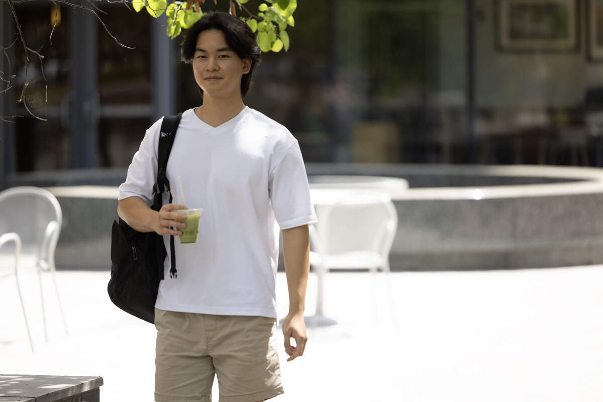 UNC-Chapel Hill freshman Mo Zheng is pursuing a major in neuroscience and a minor in the School of Civic Life and Leadership. Zheng received the school’s Libertas Scholarship, which awards $3,000 per year to students pursuing the minor.