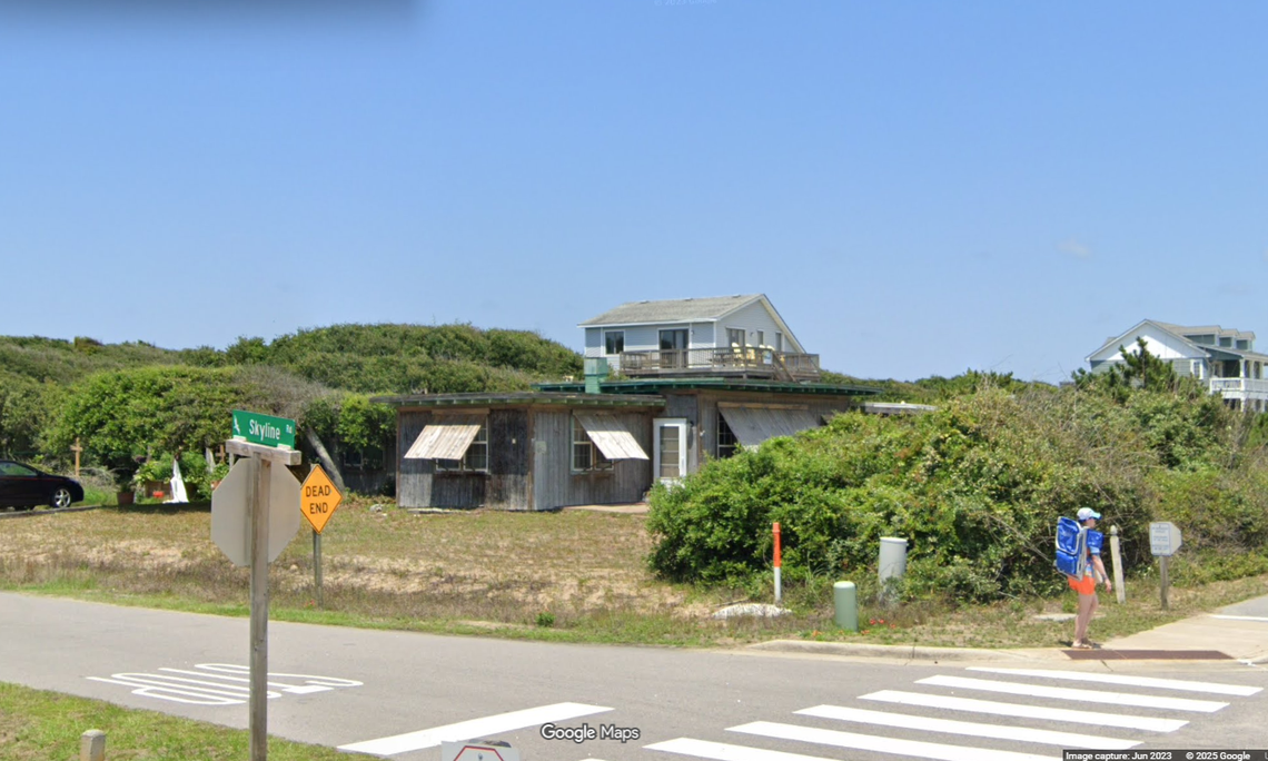 True to their name, the “Flat Tops” resemble boxes. The design was popularized by Outer Banks landowner Frank Stick as a way to endure the brutal coastal weather, historians say.