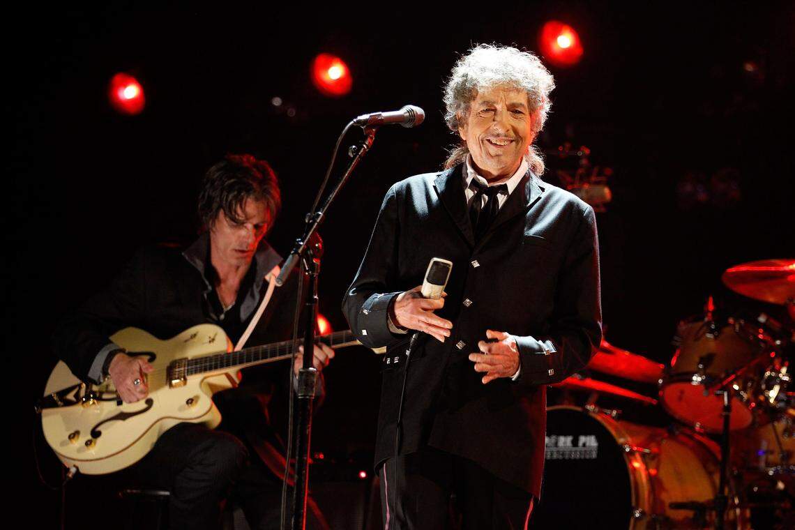 Folk legend Bob Dylan is bringing his tour to Red Hat Amphitheater&nbsp;this year.