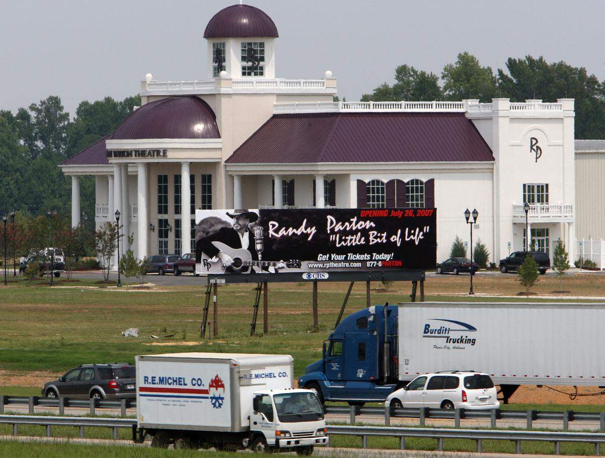 A 2007 photo of the Randy Parton Theatre located just off of I-95 in Roanoke Rapids, N.C.