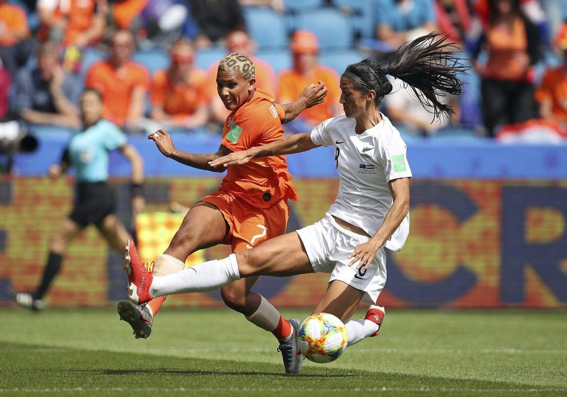 New Zealand’s Abby Erceg, right, challenges Netherlands’ Shanice Van De Sanden during the Women’s World Cup Group E soccer match between New Zealand and the Netherlands in Le Havre, France, Tuesday, June 11, 2019. (AP Photo/Francisco Seco)