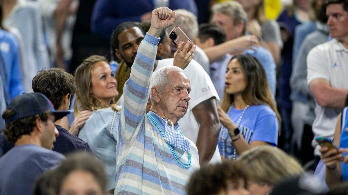 Former North Carolina coach Roy Williams reacts as the Tar Heels enter the court for their game against Duke during the NCAA Final Four semi-final on Saturday, April 2, 2022 at Caesars Superdome in New Orleans, La.