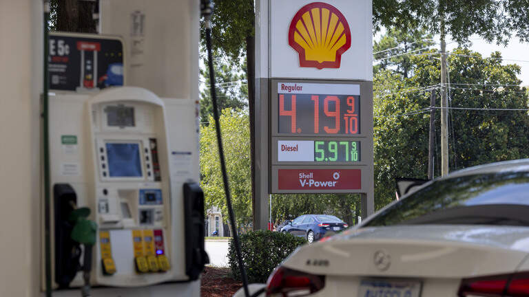 NC's Democratic governor backs GOP lawmakers’ push for gas tax relief