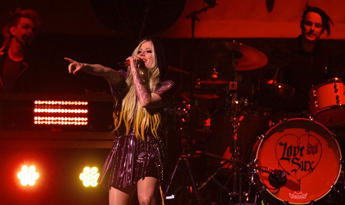 Avril Lavigne opens for Machine Gun Kelly on the “Mainstream Sellout Tour” to Raleigh, N.C.’s PNC Arena, Wednesday night, June 22, 2022.