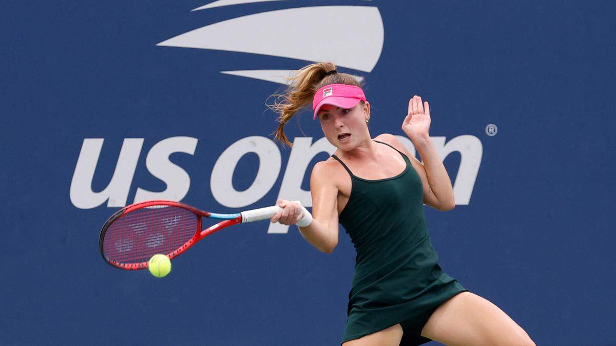 Fiona Crawley of the Unites States hits a forehand against Anastasia Pavlyuchenkova (not pictured) on day two of the 2023 U.S. Open tennis tournament at USTA Billie Jean King National Tennis Center.