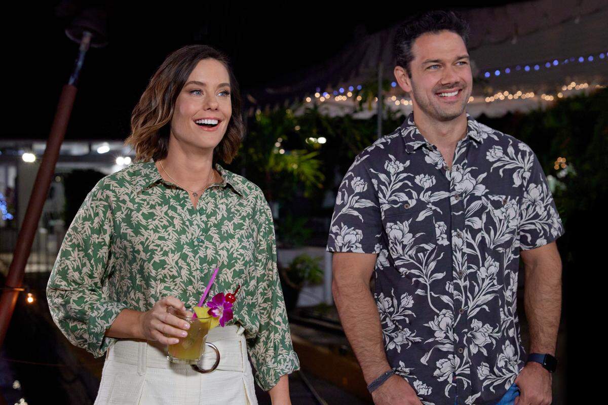 Ashley Williams and Ryan Paevey in the Hallmark movie “Two Tickets to Paradise.”