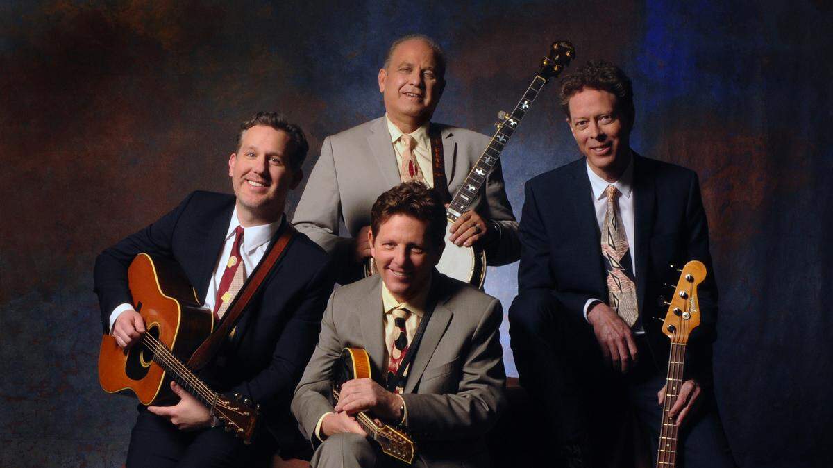 Hot Rize won Entertainer of the Year at the 1st Bluegrass Awards. Now they’re back as hosts.