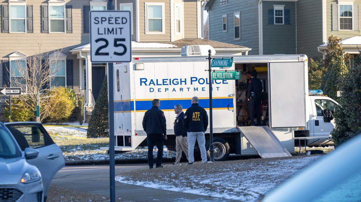 Police find ‘suspicious items’ in car day after shooting that killed 2, injured officer
