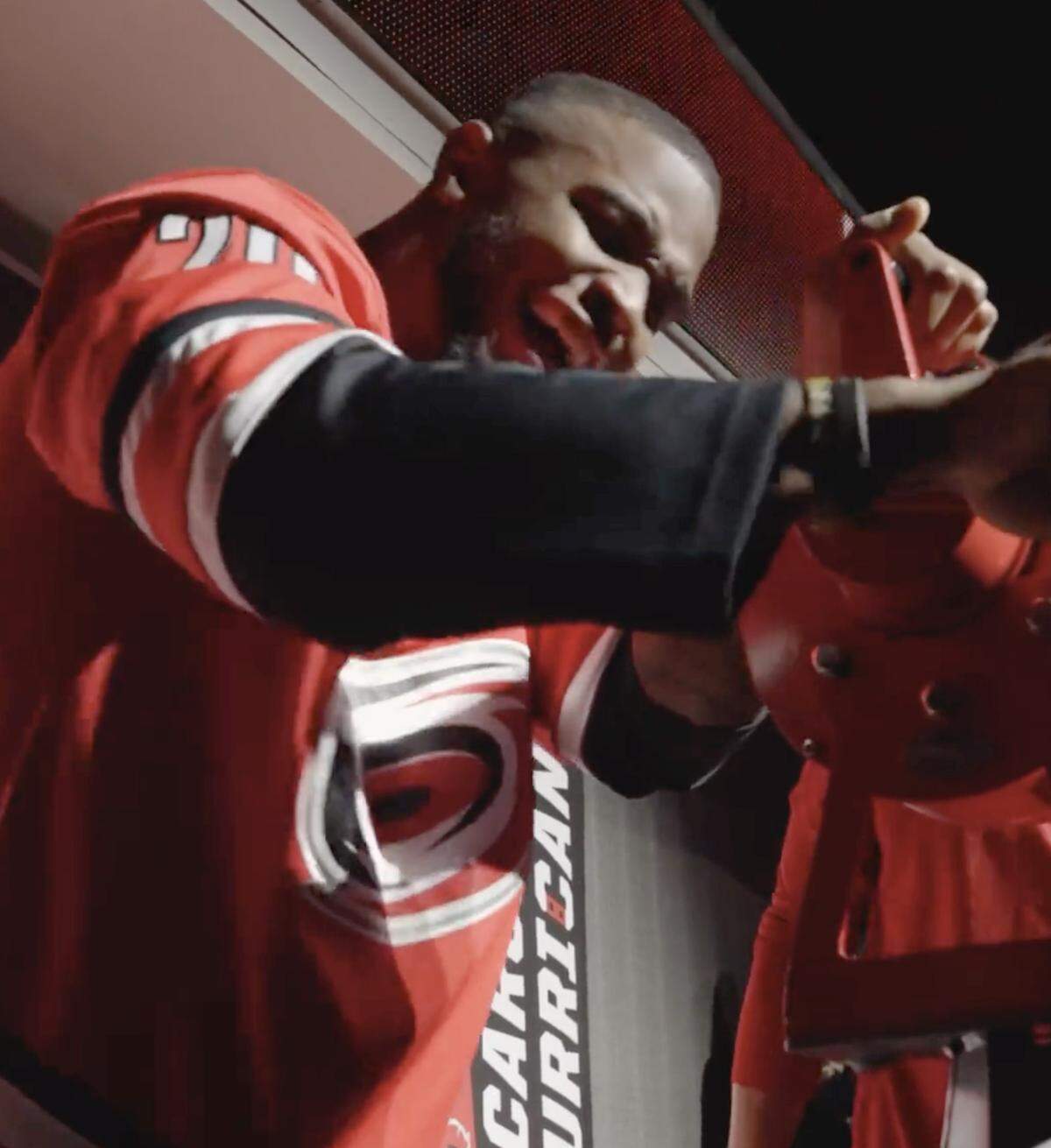 N.C. State linebacker Isaiah Moore broke the HurricanesÕ siren while sounding it in April 2023.