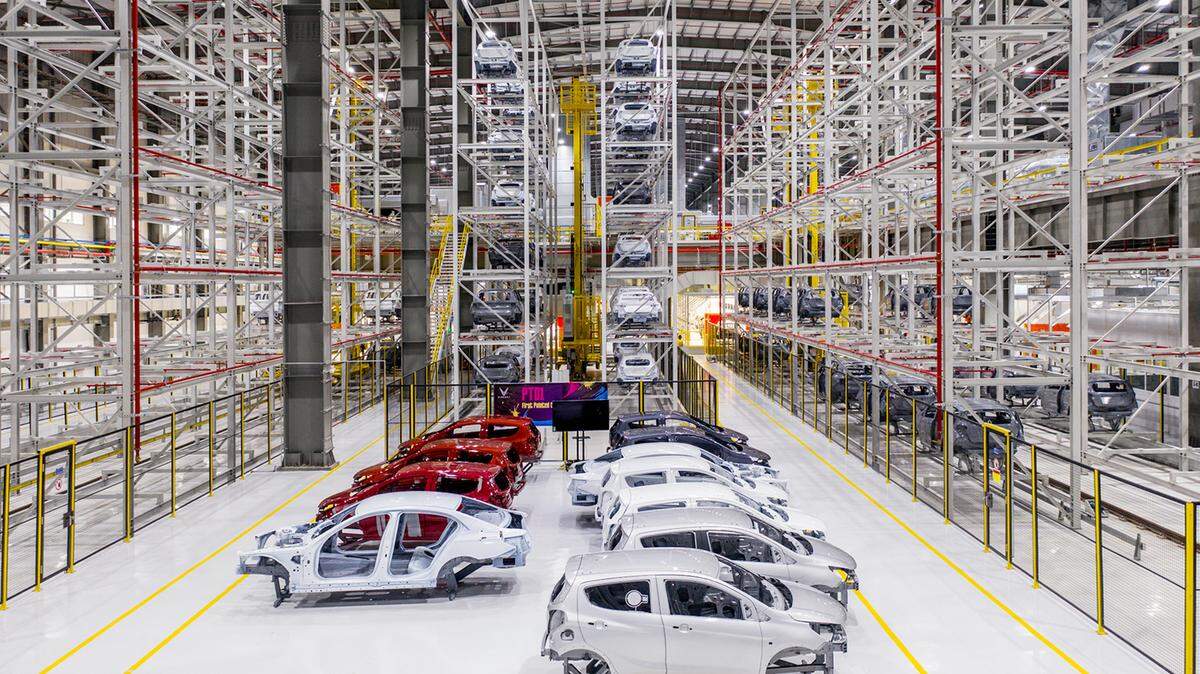 VinFast sales, marketing executives exit car company as delays mount