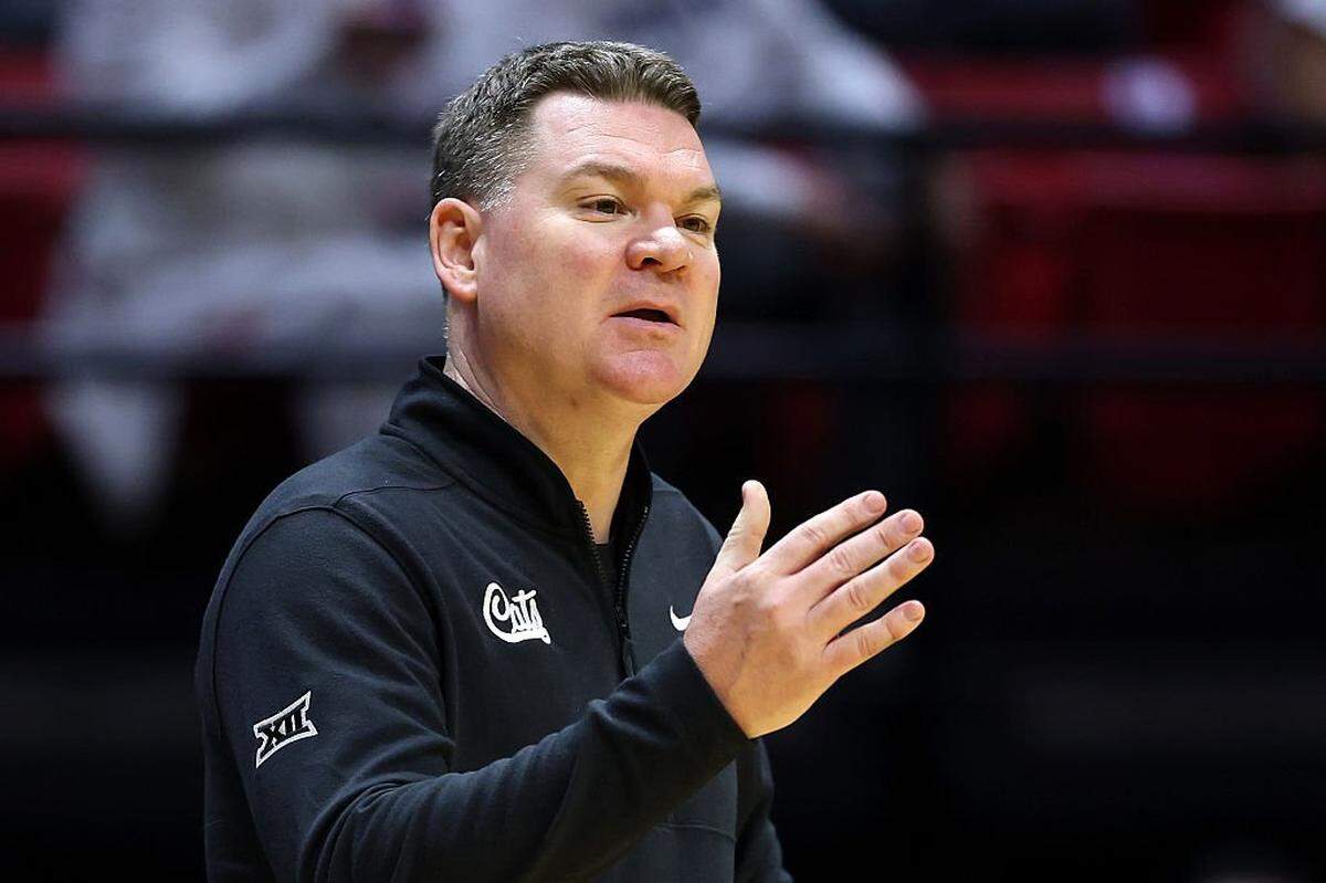SAN DIEGO, CALIFORNIA - MARCH 20: Head coach Tommy Lloyd of the Arizona Wildcats gestures during the second half against the Long Island University Sharks in the first round of the 2026 NCAA Men's Basketball Tournament at Viejas Arena at San Diego State University on March 20, 2026 in San Diego, California.