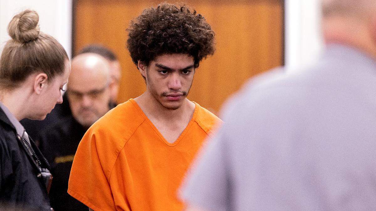Issiah Ross, 18, enters Orange County Superior Court for a hearing on Tuesday, Jan. 10, 2023, in Hillsborough, N.C. Ross is charged with two counts of first-degree murder in the Sept. 17 deaths of Lyric Woods, 14, and Devin Clark, 18.