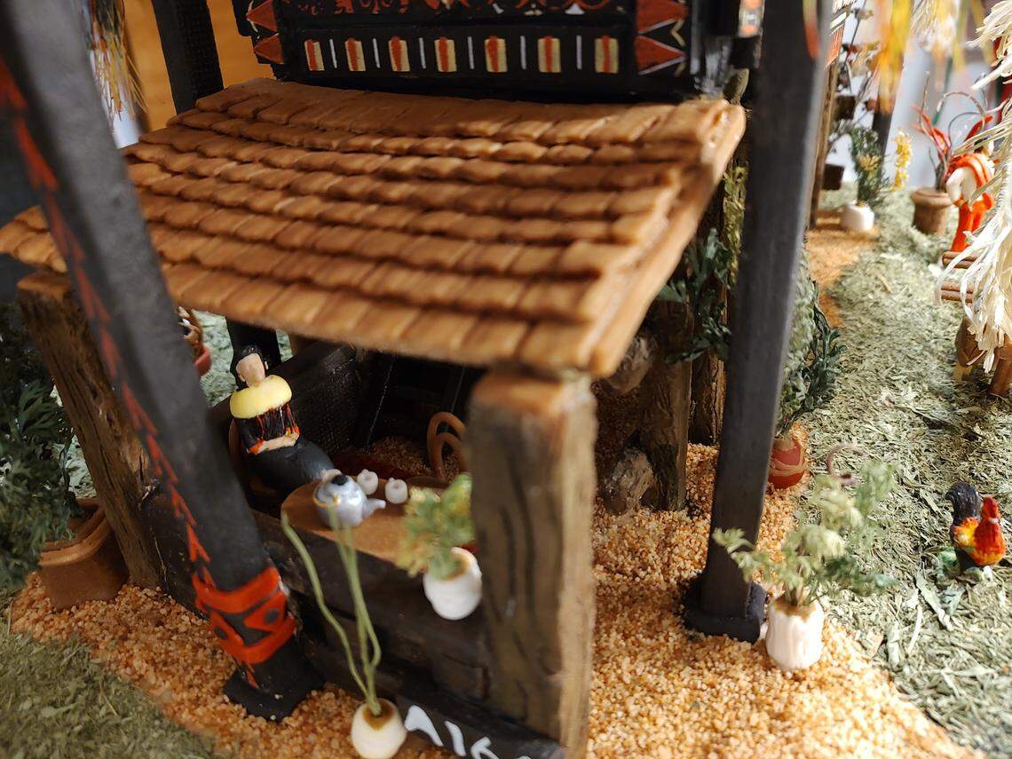 Deborah Kinton made the teacups for “Christmas at the Tongkonan” on the head of a pin, she said.