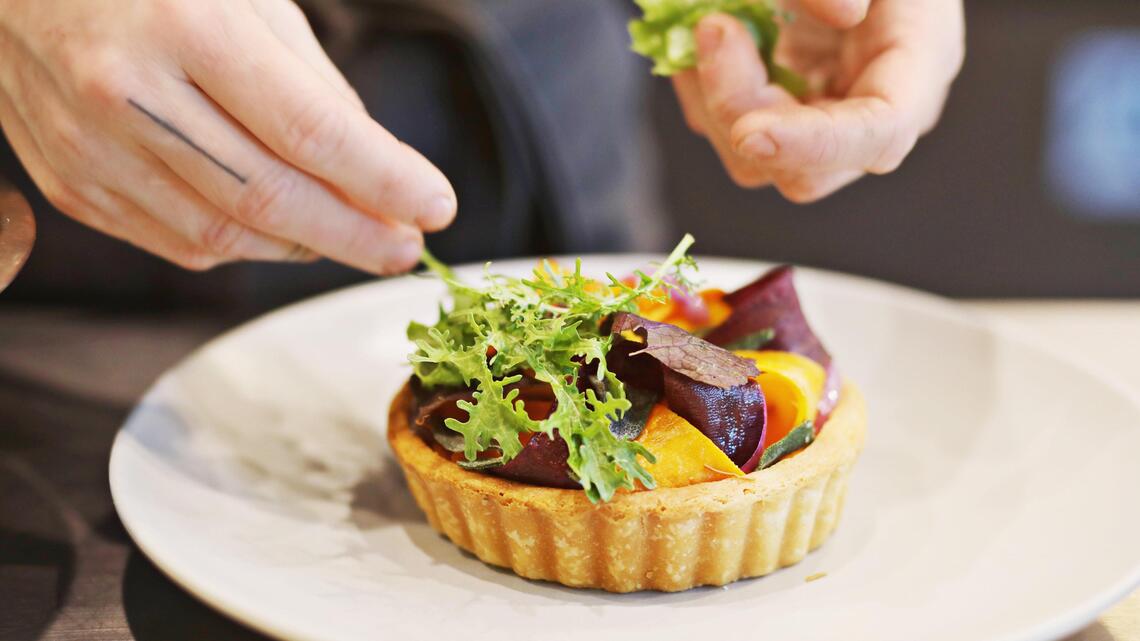 Review: The French bistro spirit at Jolie shows why Scott Crawford is a culinary star