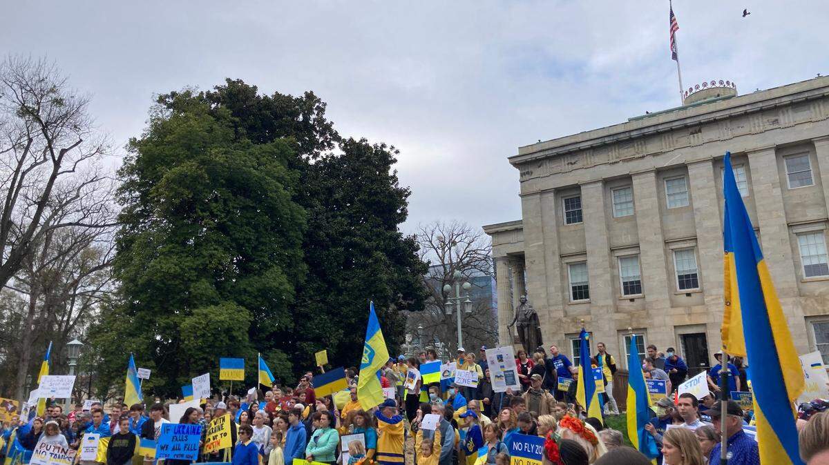The Ukrainian Association of North Carolina, a nonprofit organization, hosted a Stand With Ukraine rally Saturday afternoon on North Carolina State Capitol grounds. Hundreds attended the rally, which took place as Russia’s invasion of Ukraine enters its second week.