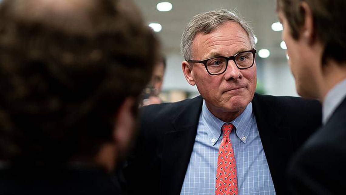 Congress considers banning its members from buying, selling stock following Burr scandal