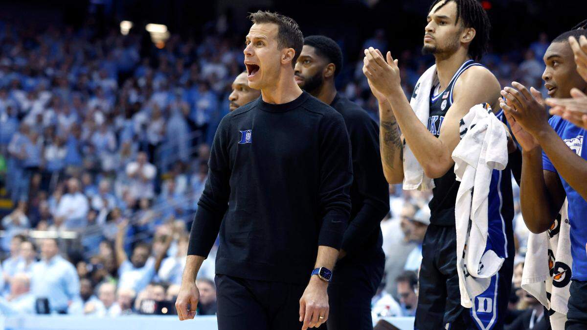 Duke head coach Jon Scheyer yells to his players during the first half of UNC’s game against Duke at the Smith Center in Chapel Hill, N.C., Saturday, March 4, 2023.