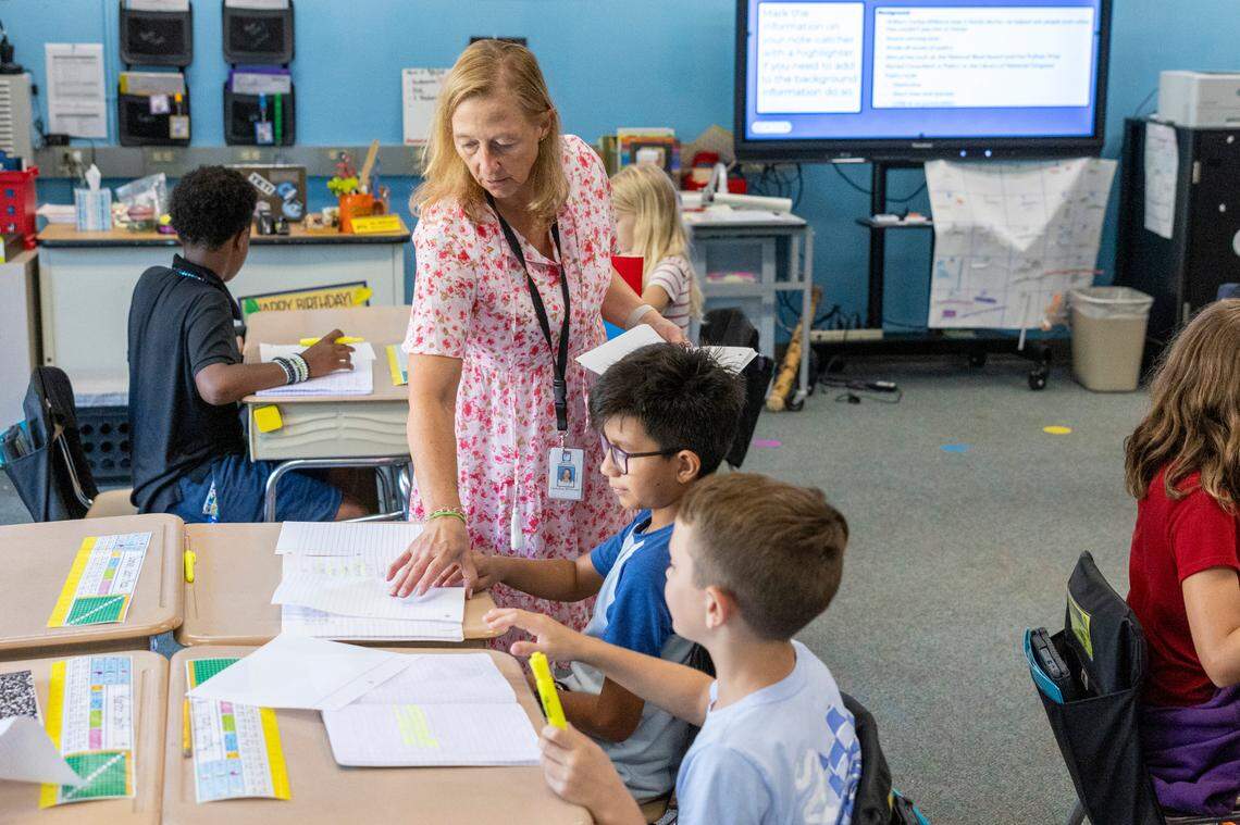 Laura Jean McDougal teaches a fourth-grade class at Rand Road Elementary School in Garner on Wednesday, Sept. 6, 2023. Rand Road saw a 22 percentage point increase last school year on state exams.