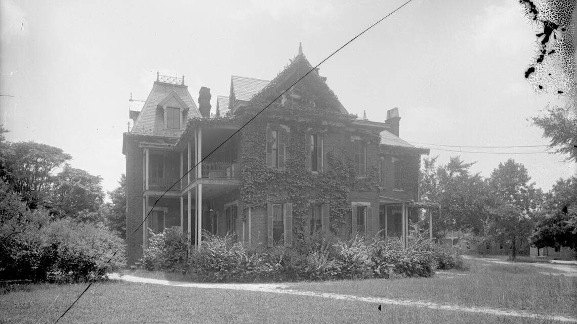 A nurse treated dying students for 2 weeks in 1918. Her ghost is said to still haunt the campus