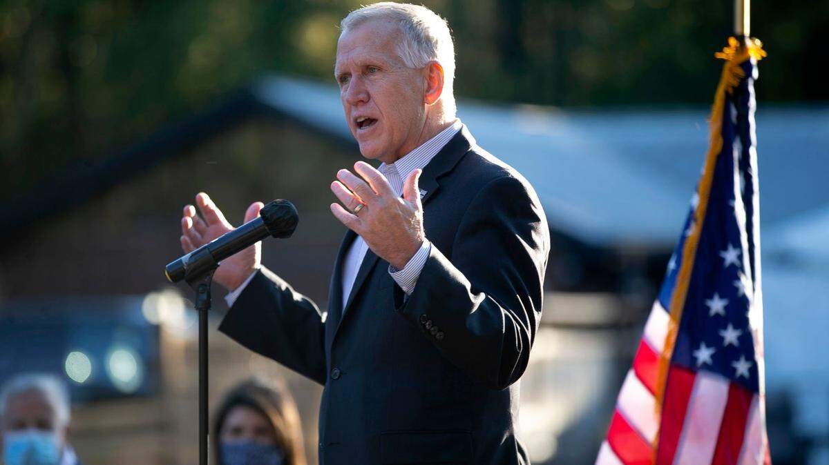 With a one-word reminder, Thom Tillis tells GOP to skip Mark Robinson in 2026