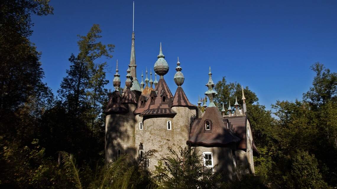 She says she funded the castle. He says she wrecked it. An NC jury may decide.