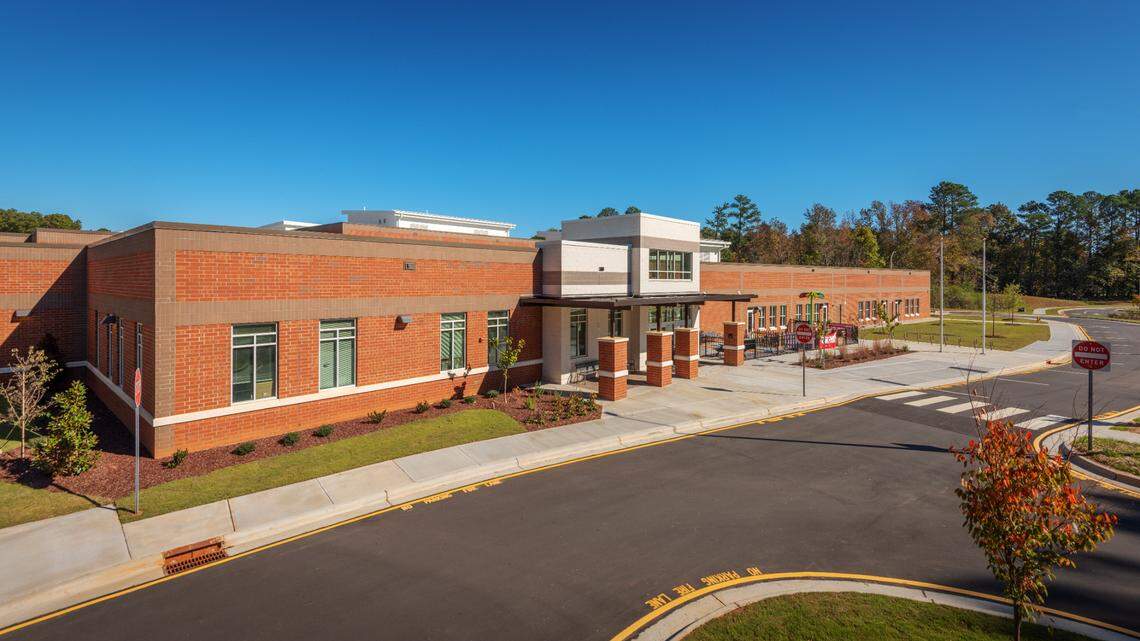 Photo of Barton Pond Elementary School in Raleigh, N.C.