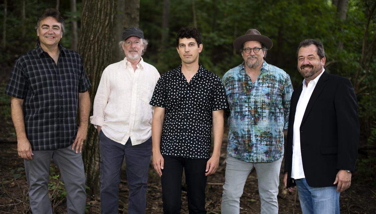 The Ringers are Ronnie McCoury, Todd Phillips, Christian Sedelmyer, Jerry Douglas and Dan Tyminski.