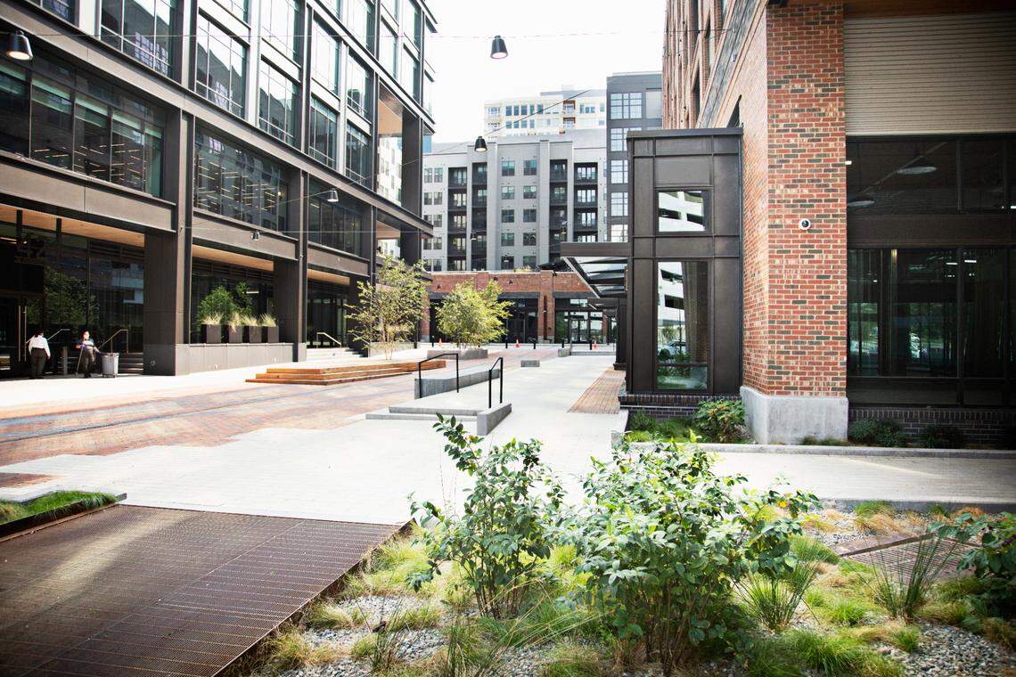 Smoky Hollow, a mixed-use district in downtown Raleigh, has several outdoor gathering areas around open restaurant and retail spaces.