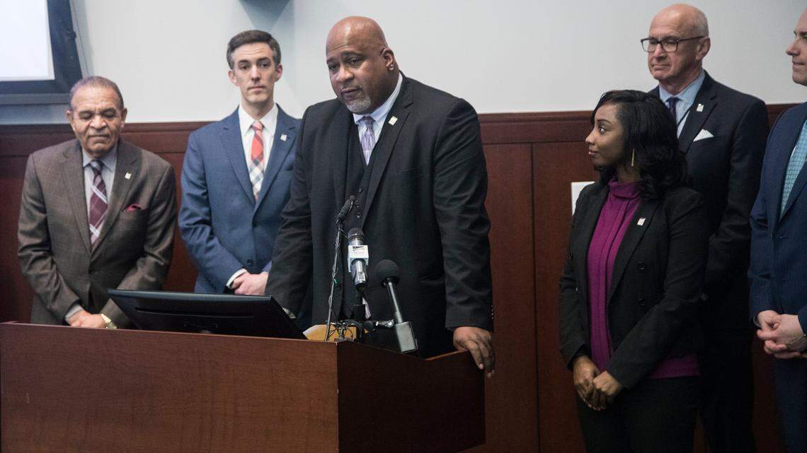 New Wake County Manager David Ellis, center, is introduced by county commissioners during a press conference on Feb. 12, 2018 at the Wake County Justice Center. Commissioners from left: Jame West, Matt Calabria, Jessica Holmes, Sig Hutchinson, Greg Ford.