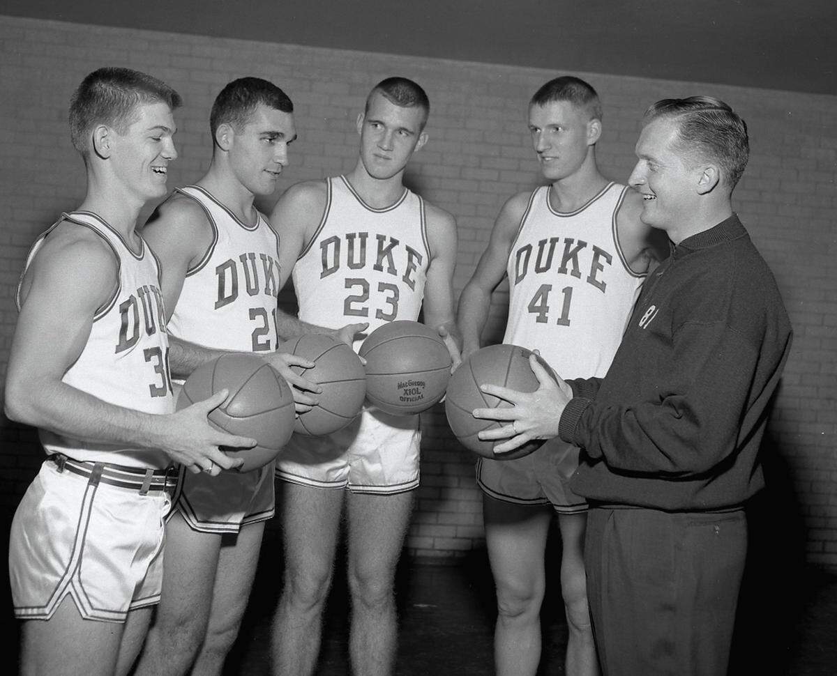 Coach Vic Bubas and members of Duke’s 1959 basketball team.
