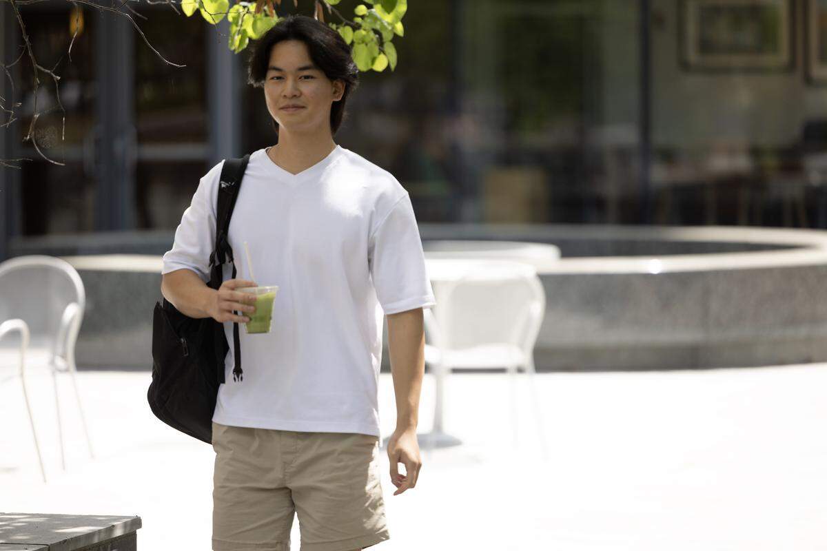 UNC-Chapel Hill freshman Mo Zheng is pursuing a major in neuroscience and a minor in the School of Civic Life and Leadership. Zheng received the school’s Libertas Scholarship, which awards $3,000 per semester to students pursuing the minor.