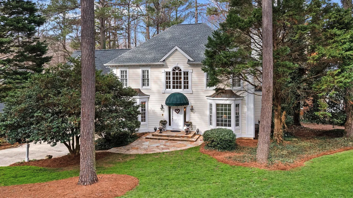 1061 Vestavia Woods Dr, Raleigh, 27615