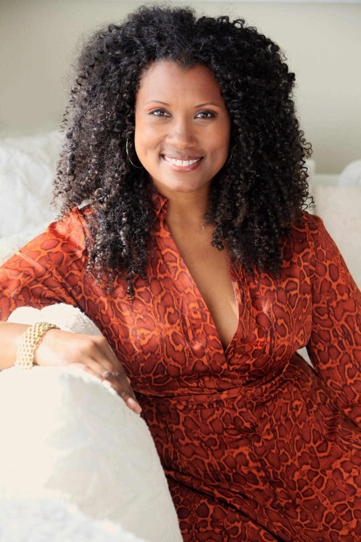 Janora McDuffie from Durham will voice the 94th Academy Awards.