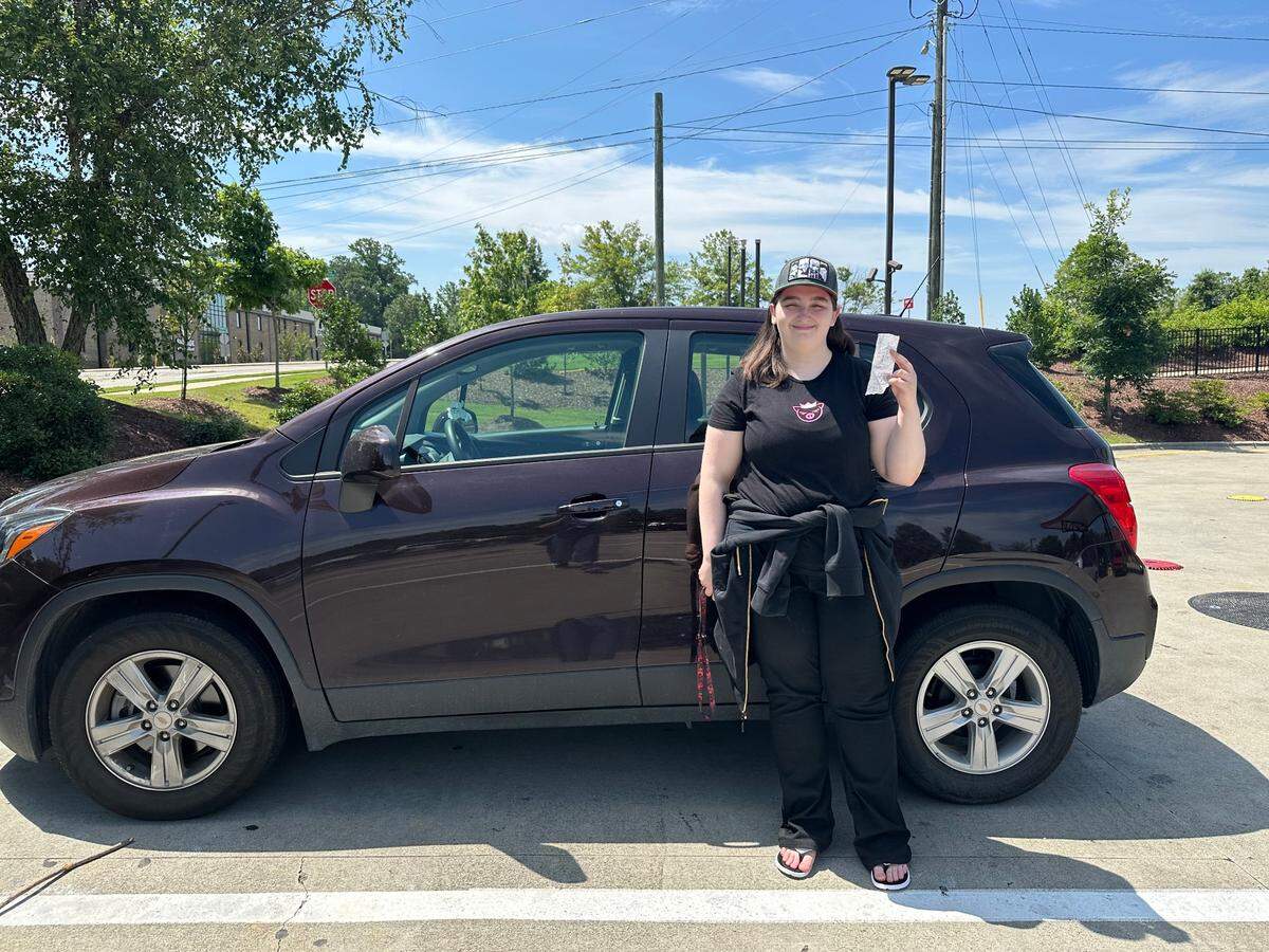 Cecilia Panicci shows off cheap gas receipt from Sheetz on July 4.