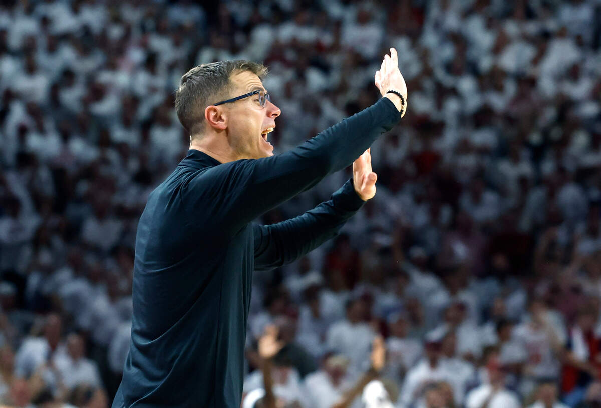 Duke head coach Jon Scheyer yells to his team during the second half of Arkansas’ 80-75 victory over Duke at Bud Walton Arena in Fayetteville, Ark., Weds. Nov. 29, 2023.