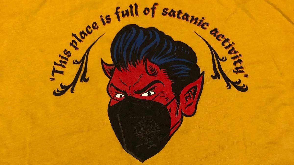 A one-star review for Carrboro restaurant Luna Rotisserie & Taproom inspired a now-viral T-shirt.