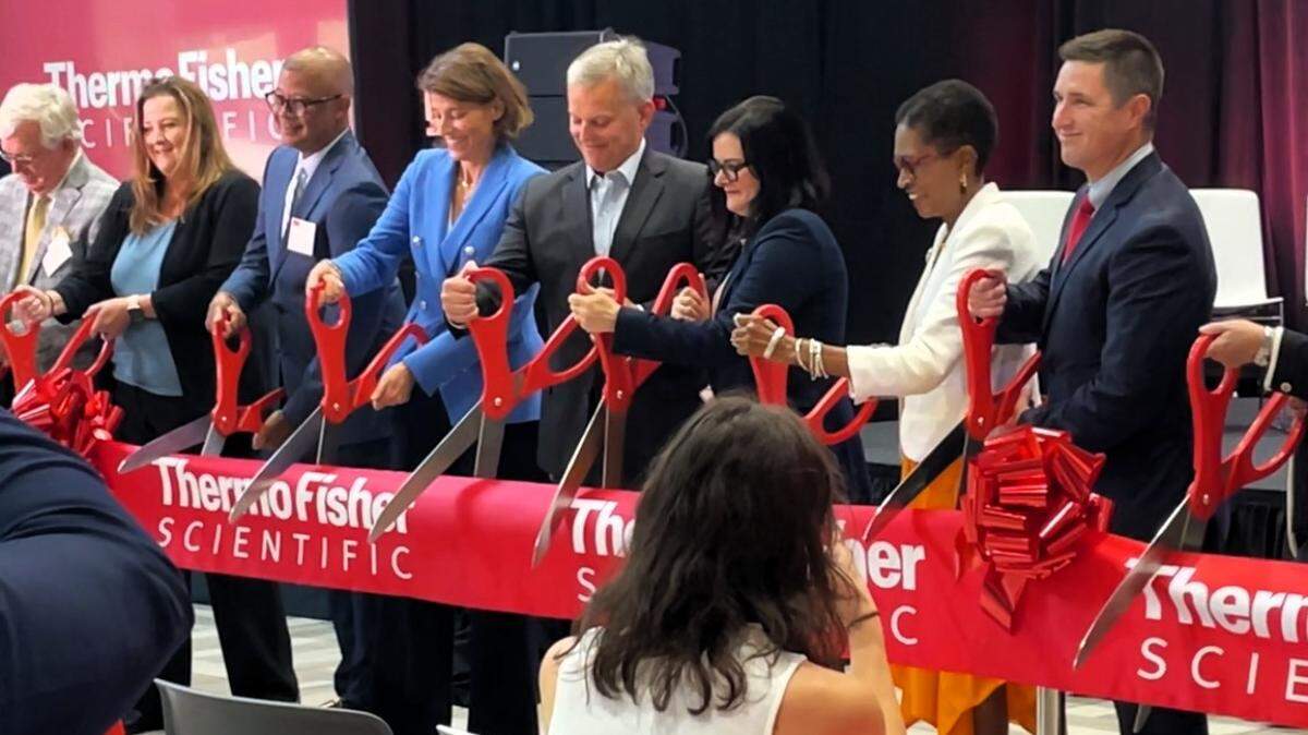 NC Gov. Josh Stein joins local, state and company dignitaries in cutting the ribbon Thursday, Aug. 21, 2025, on Thermo Fisher Scientific’s newest, state-of-the-art research and laboratory precision pipette production facility in Mebane, NC.