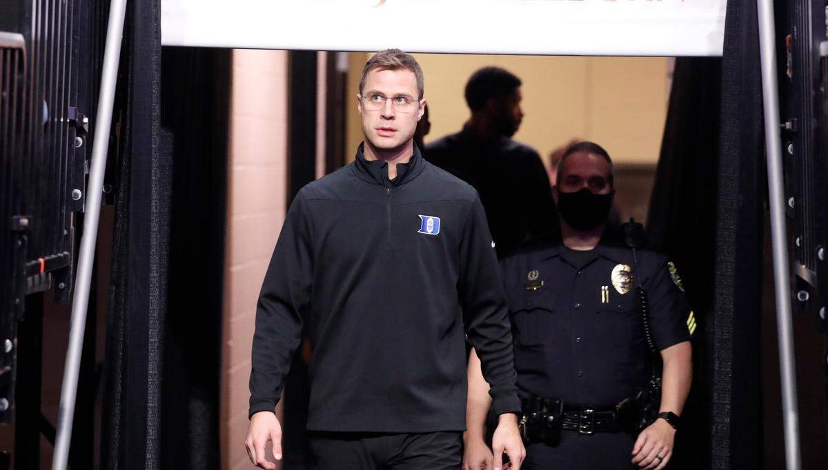 Duke associate head coach Jon Scheyer heads out onto the floor before Duke’s game against Wake Forest at LJVM Coliseum in Winston-Salem, N.C., Wednesday, January 12, 2022.