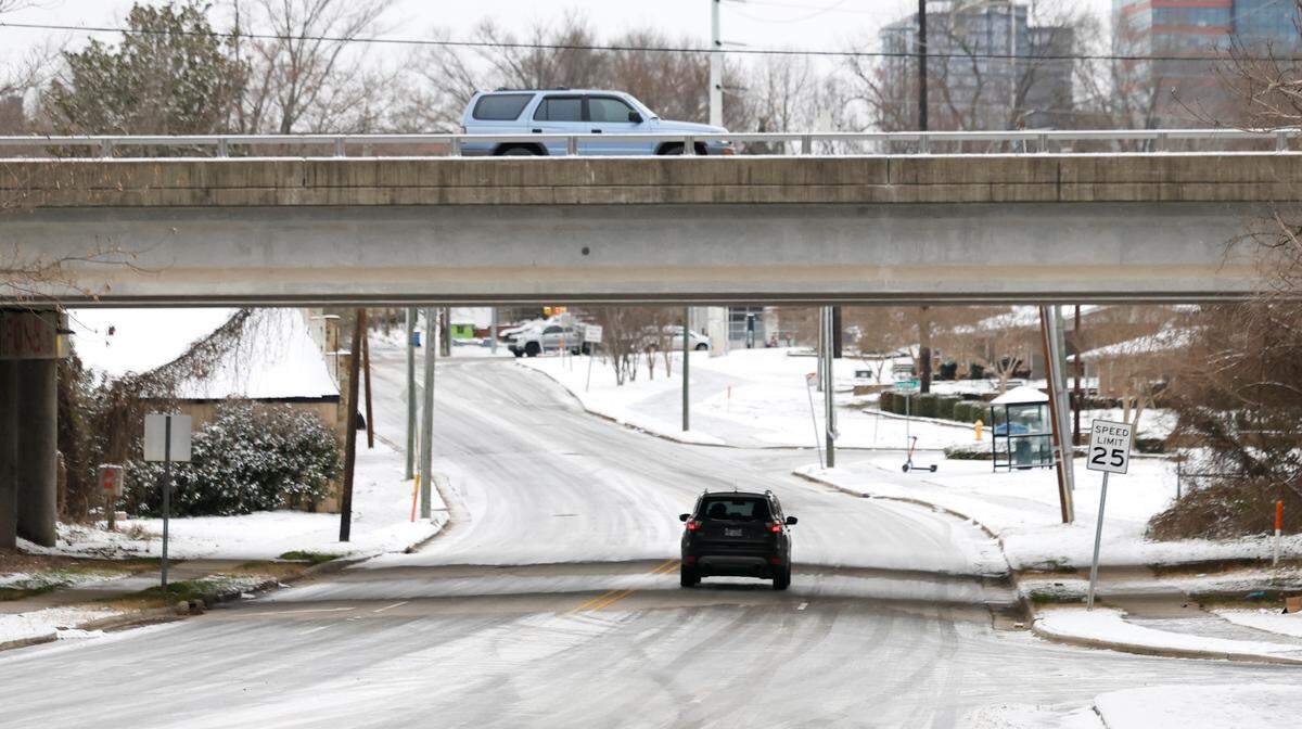 Drivers in central North Carolina should look out for slippery roads, particularly bridges and overpasses, on Friday, Dec. 5. 