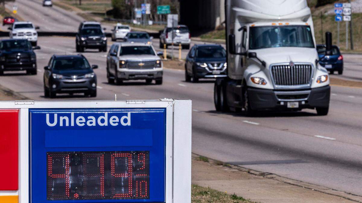Gasoline prices at pumps along South Saunders Street in Raleigh are over $4 dollars per gallon Tuesday, March 8, 2022. In just a week, gas prices across the state of North Carolina have gone up about 37 cents on average, according to AAA. GasBuddy.com, which tracks prices in real time, said prices through most of central NC ranged from $3.92 to $4.12 per gallon.