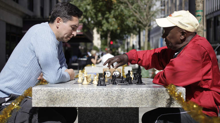 Raleigh’s chess cheerleader, who revived junk-talking games downtown, has died
